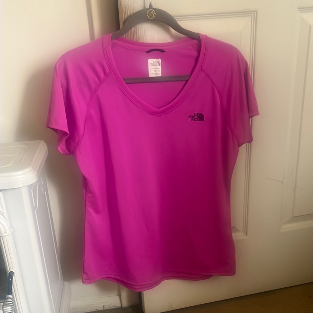 North Face short sleeve women's V-neck T size large